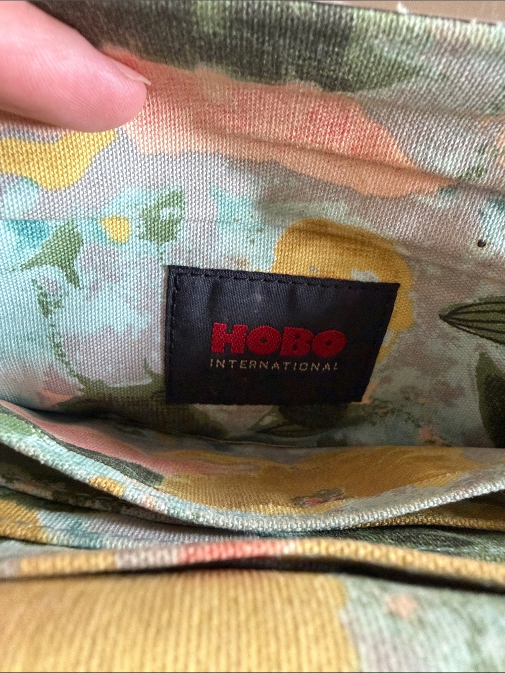 HOBO Lauren Vintage Leather Clutch Wallet - Picture 7 of 9